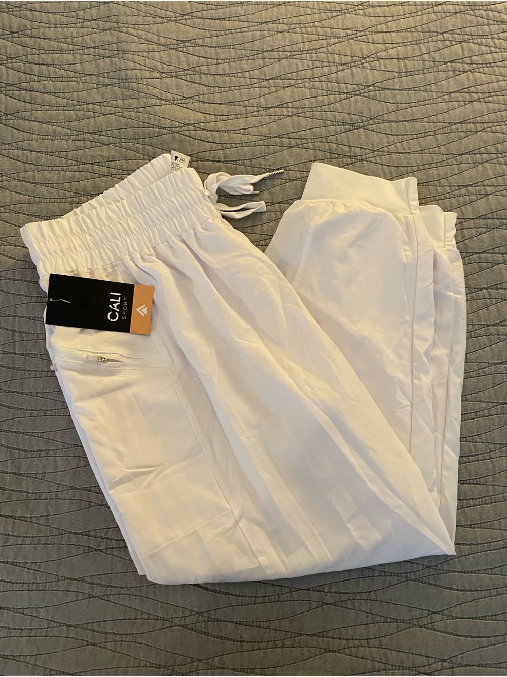 NWT Cali Sport White Joggers Size XL